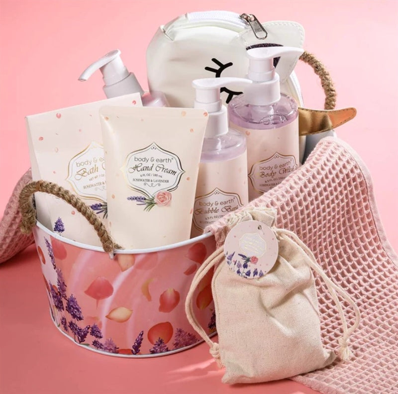 BODY & EARTH Gifts Set for Women, Bath and Body Gift Baskets - 10 Pcs Spa Kit with Rosewater and Lavender Scent