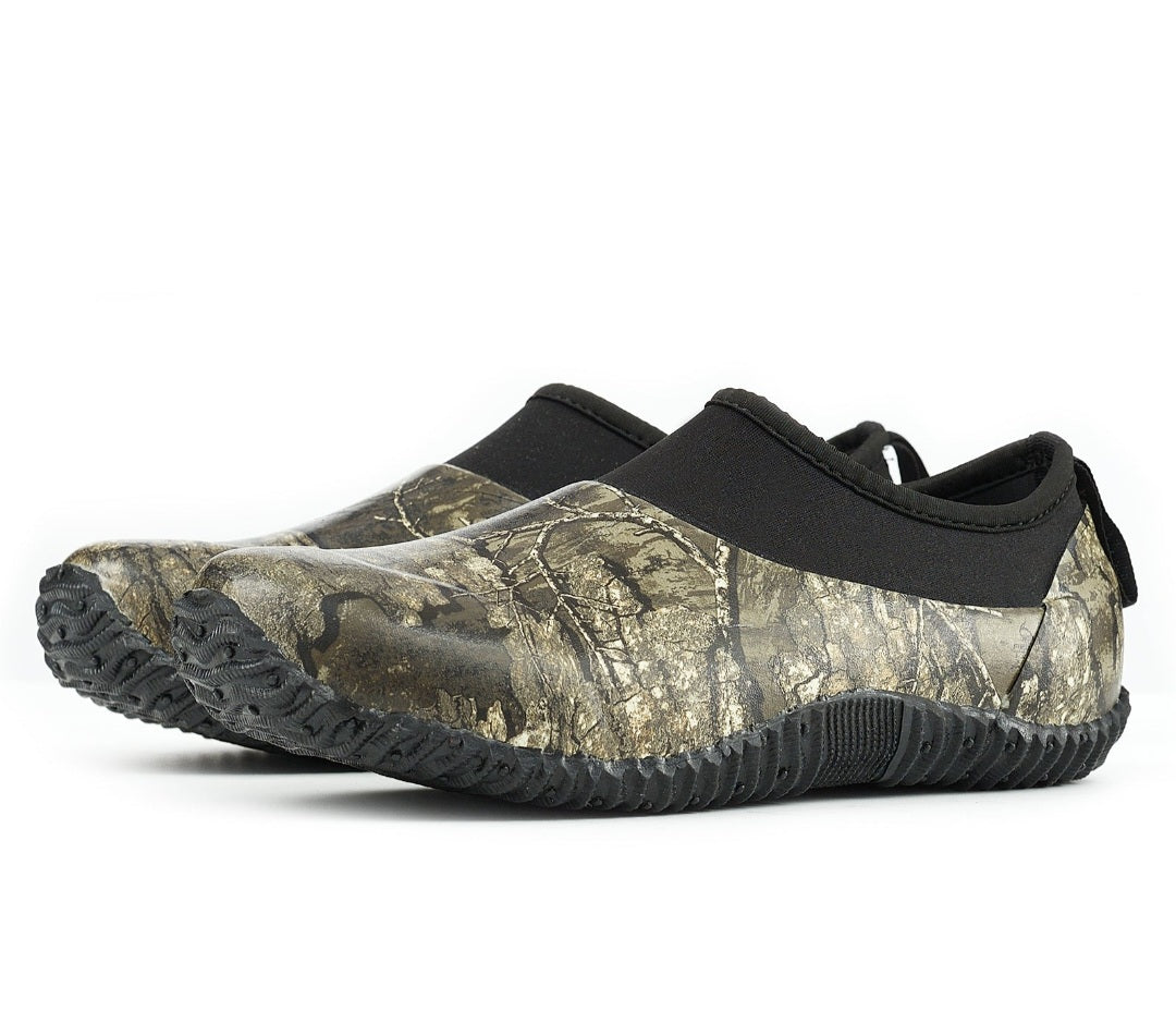 8 Fans Waterproof Timber Camo Garden Shoes, Size 8